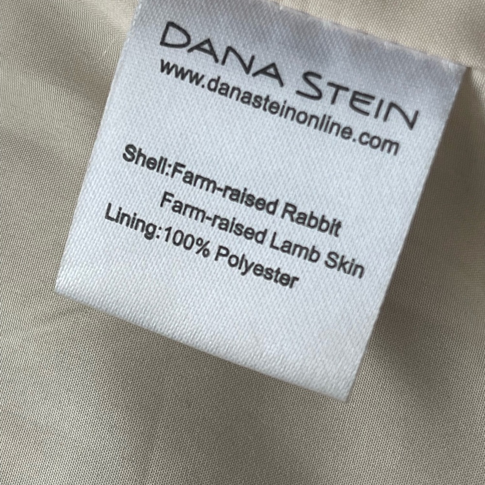 Dana Stein 100% Rabbit Fur &
Lambskin Jacket - Size XS - Picture 12 of 12